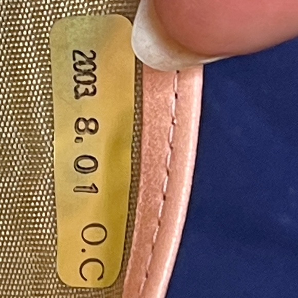 Chanel - Picture 5 of 8